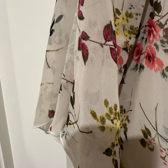 Floral Chiffon Blouse - Picture 4 of 4